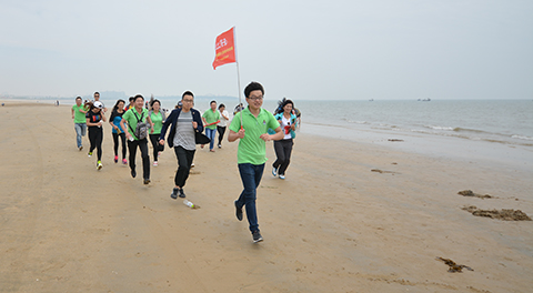 銀灘相伴，夢(mèng)想放飛