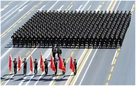 建軍節！你守衛國家，我們守護你，華全致敬最可愛的人！