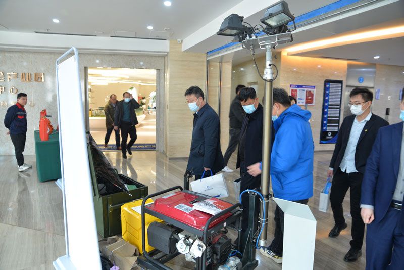華全集團(tuán)在展會(huì)上展示應(yīng)急發(fā)電設(shè)備、儲(chǔ)能電源和應(yīng)急水泵設(shè)備